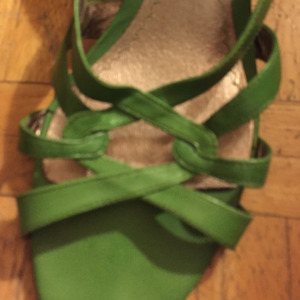 BP. Bright green sandals, so cute!